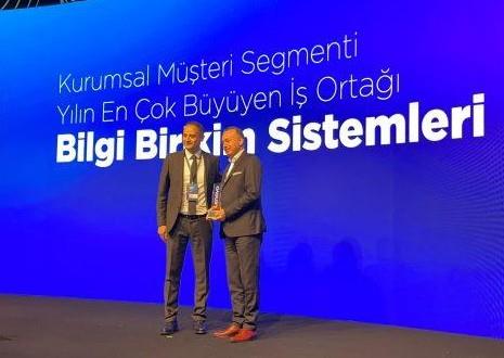 Kurumsal Müşteri Segmenti Yılın En Çok Büyüyen İş Ortağı Ödülü