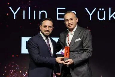 2023 – Lenovo